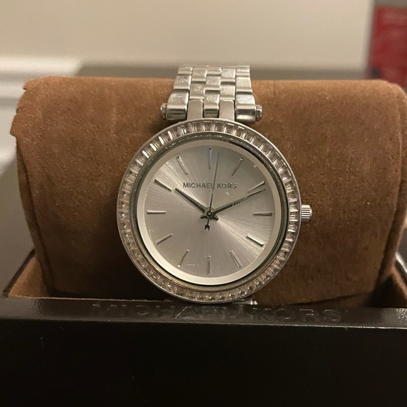 Michael Kors - Picture 1 of 2